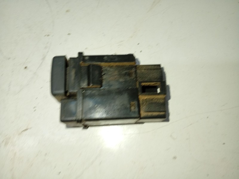 Recambio de warning para ssangyong korando referencia OEM IAM 930617  