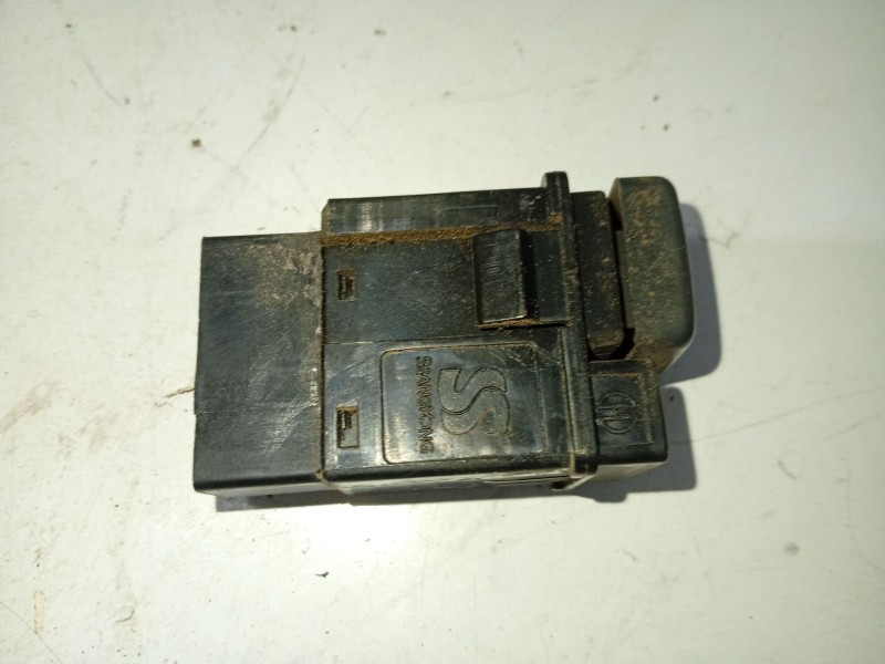 Recambio de warning para ssangyong korando referencia OEM IAM 930617  