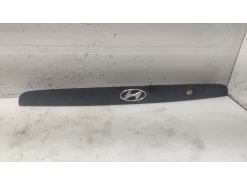 Recambio de moldura para hyundai accent (lc) 1.3 cat referencia OEM IAM 8737025200  