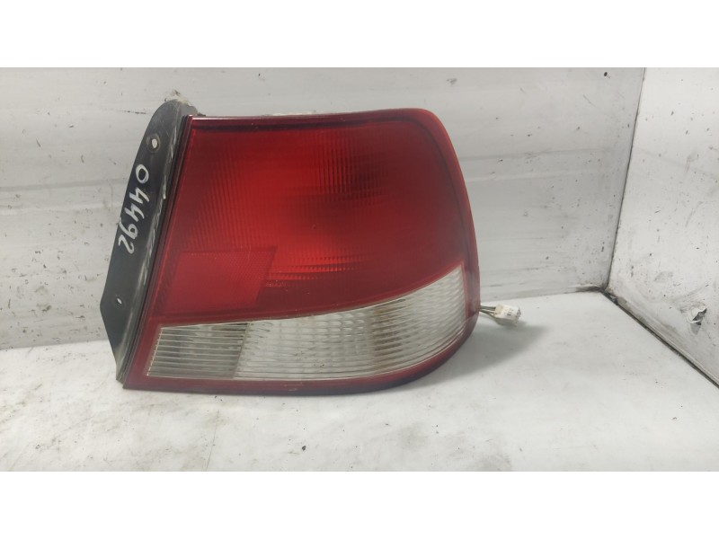 Recambio de piloto trasero derecho para hyundai accent (lc) 1.3 cat referencia OEM IAM 9240225220  