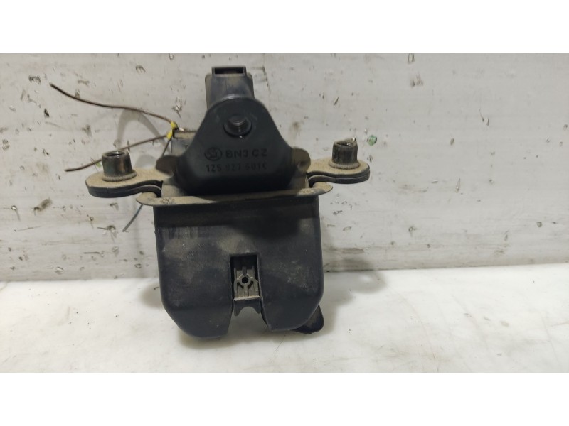 Recambio de cerradura maletero / porton para skoda octavia berlina (1z3) active referencia OEM IAM 1Z5827501C  