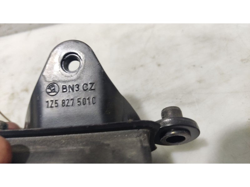 Recambio de cerradura maletero / porton para skoda octavia berlina (1z3) active referencia OEM IAM 1Z5827501C  