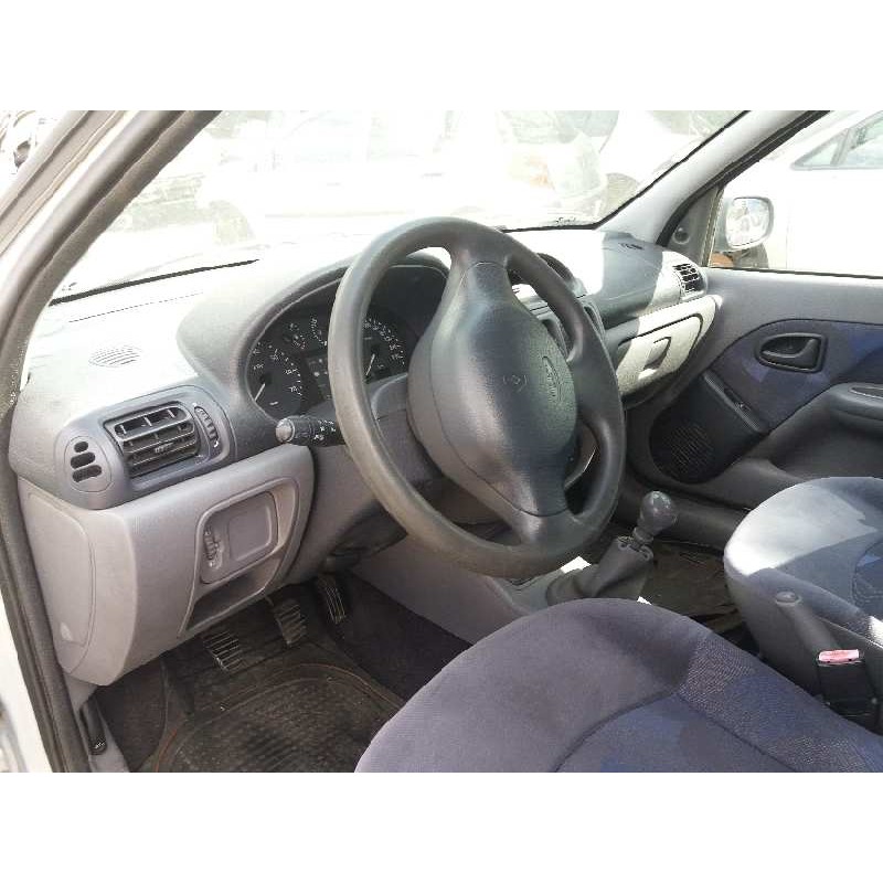 renault clio ii fase ii (b/cb0) 1.2   |   0.01 - ... | 2001 | 58 cv / 43 kw del año 2001