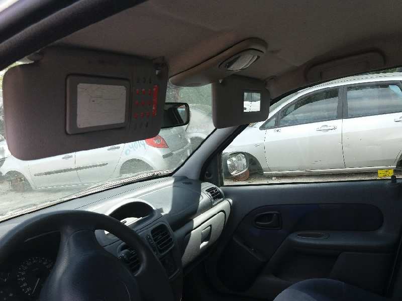 renault clio ii fase ii (b/cb0) 1.2   |   0.01 - ... | 2001 | 58 cv / 43 kw del año 2001