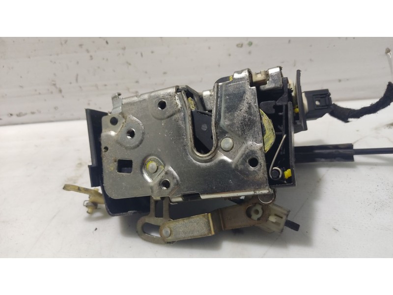 Recambio de cerradura puerta trasera izquierda para rover serie 75 (rj) referencia OEM IAM FQM000090  