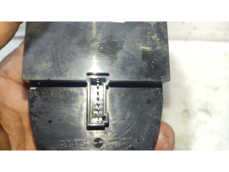 Recambio de mando elevalunas delantero izquierdo para rover serie 75 (rj) referencia OEM IAM YUD000470PUY  