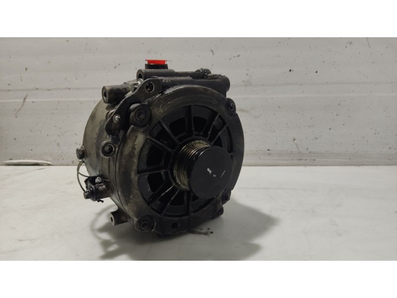 Recambio de alternador para mercedes-benz clase c (w203) berlina referencia OEM IAM A0001501750  