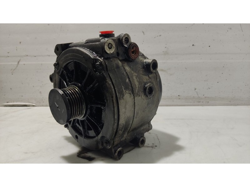 Recambio de alternador para mercedes-benz clase c (w203) berlina referencia OEM IAM A0001501750  