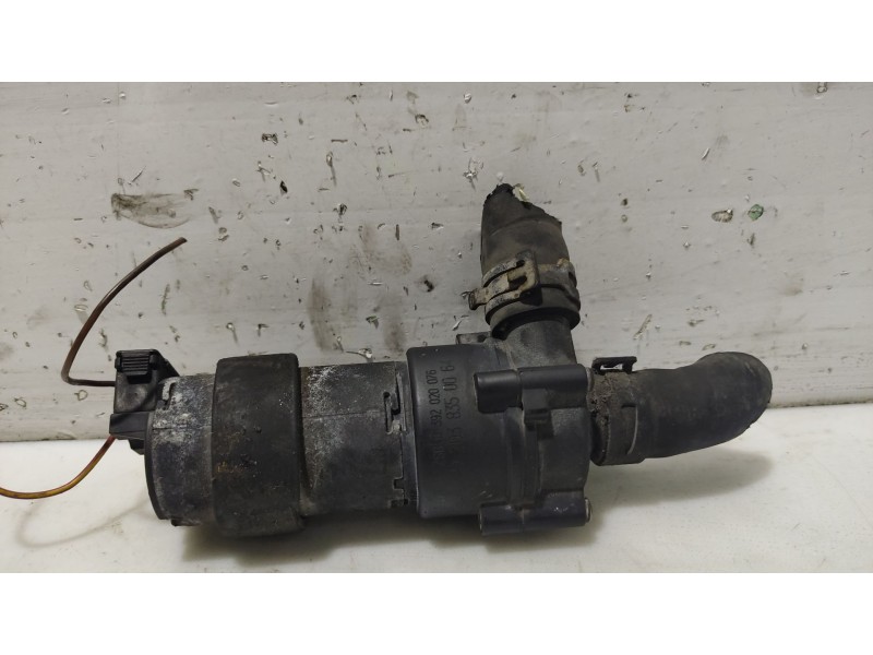 Recambio de bomba agua para mercedes-benz clase c (w203) berlina referencia OEM IAM 2038350064  