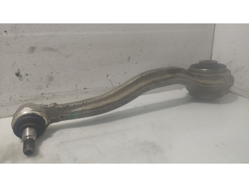 Recambio de brazo suspension inferior delantero izquierdo para mercedes-benz clase c (w203) berlina referencia OEM IAM A20433019