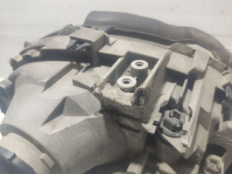 Recambio de faro izquierdo para mercedes-benz clase c (w203) berlina referencia OEM IAM A2038200161  