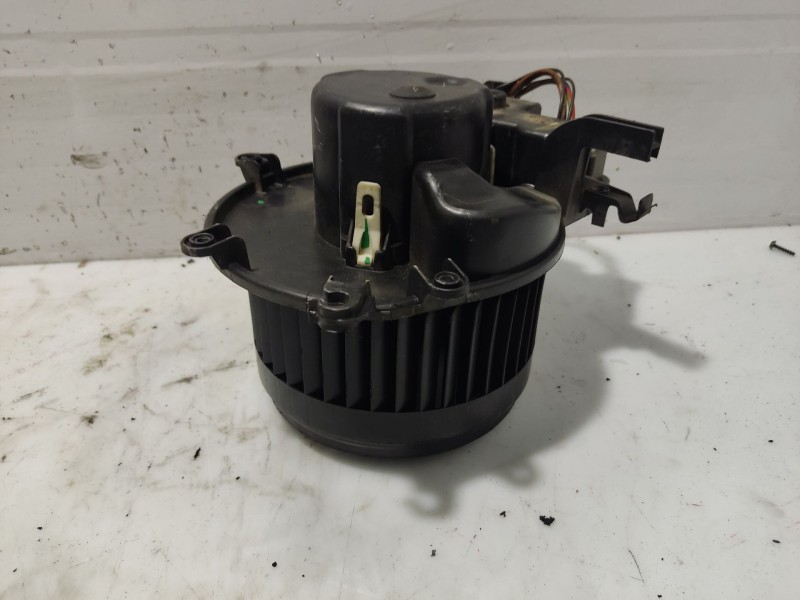 Recambio de motor calefaccion para mercedes-benz clase c (w203) berlina referencia OEM IAM A2038202514  