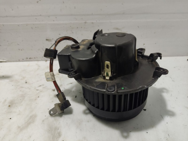 Recambio de motor calefaccion para mercedes-benz clase c (w203) berlina referencia OEM IAM A2038202514  