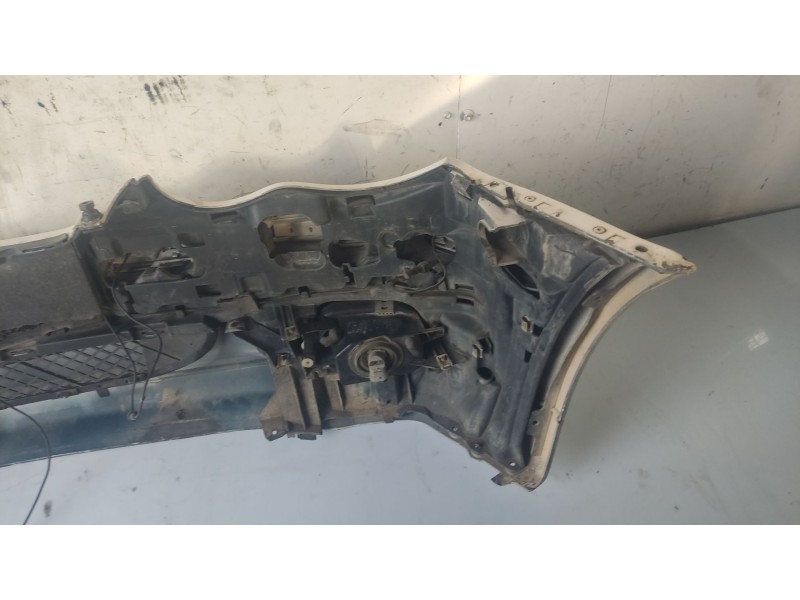 Recambio de paragolpes delantero para mercedes-benz clase c (w203) berlina referencia OEM IAM A2038850025  