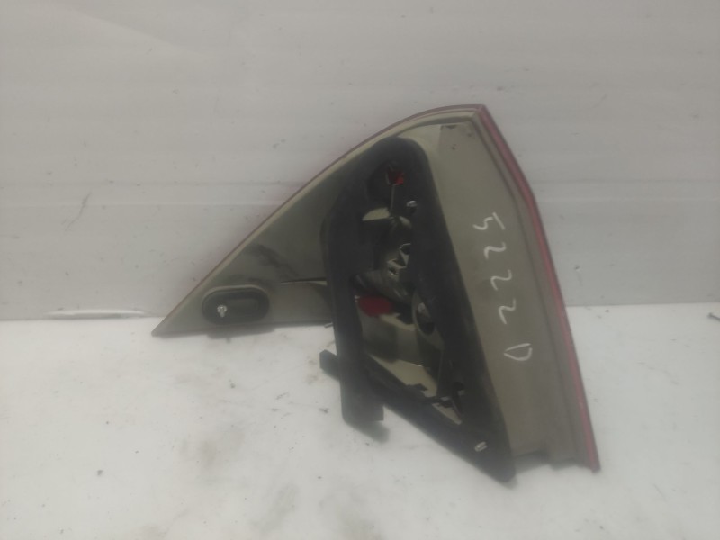 Recambio de piloto trasero derecho para mercedes-benz clase c (w203) berlina referencia OEM IAM A2038200264  