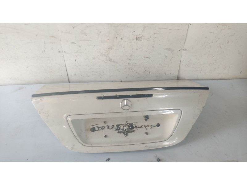 Recambio de porton trasero para mercedes-benz clase c (w203) berlina referencia OEM IAM A2037500175  