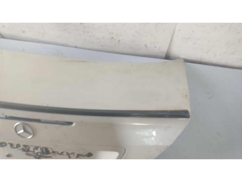 Recambio de porton trasero para mercedes-benz clase c (w203) berlina referencia OEM IAM A2037500175  