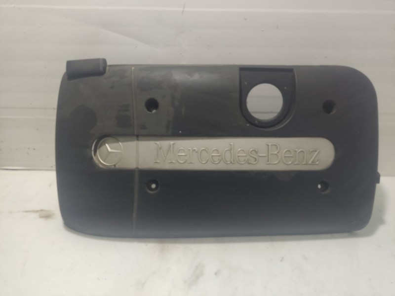 Recambio de tapa motor para mercedes-benz clase c (w203) berlina referencia OEM IAM A6110101067  
