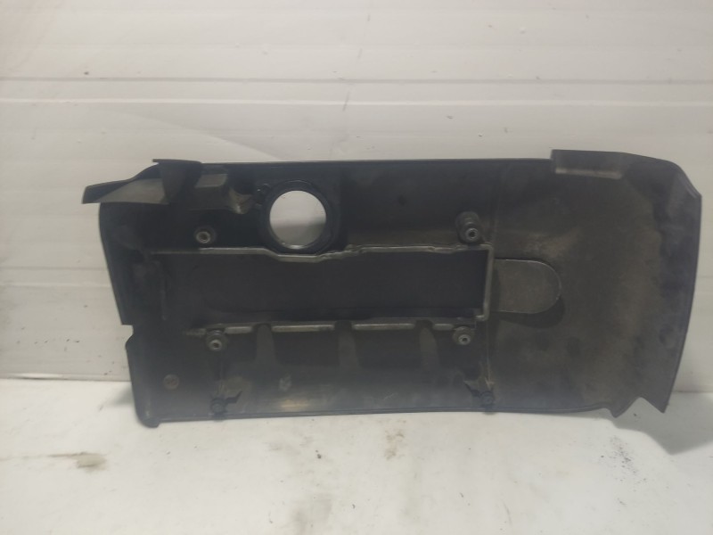 Recambio de tapa motor para mercedes-benz clase c (w203) berlina referencia OEM IAM A6110101067  