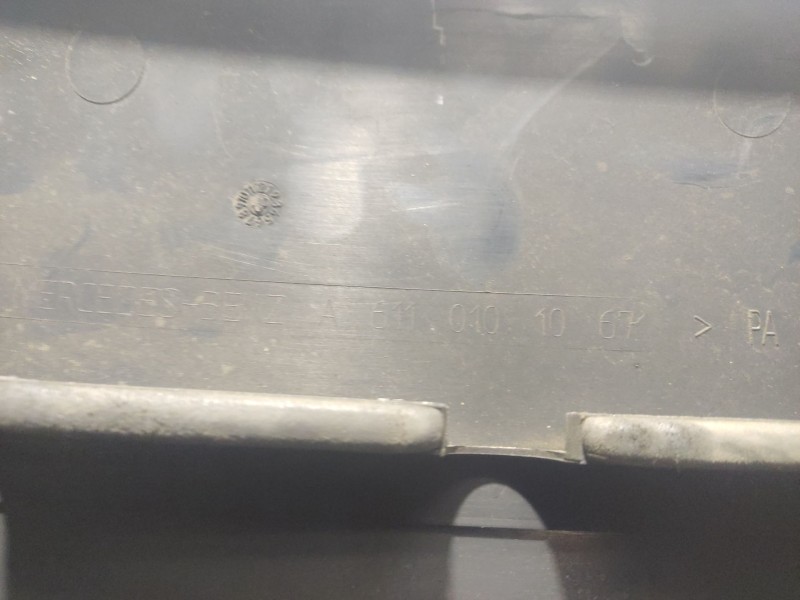 Recambio de tapa motor para mercedes-benz clase c (w203) berlina referencia OEM IAM A6110101067  