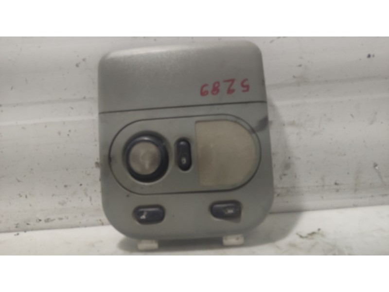 Recambio de luz interior para renault master ii phase 2 caja cerrada referencia OEM IAM 7701205598  