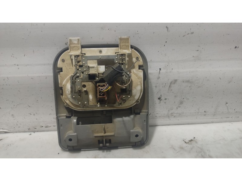 Recambio de luz interior para renault master ii phase 2 caja cerrada referencia OEM IAM 7701205598  