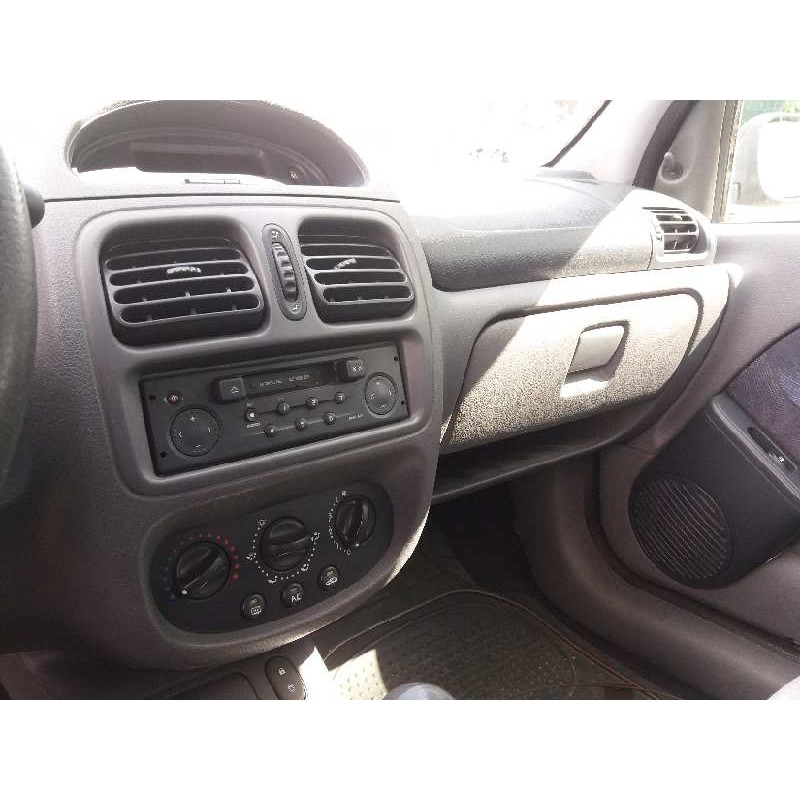 renault clio ii fase ii (b/cb0) 1.2   |   0.01 - ... | 2001 | 58 cv / 43 kw del año 2001