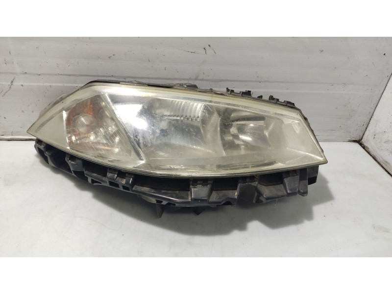 Recambio de faro derecho para renault megane ii berlina 5p referencia OEM IAM 260108053R  