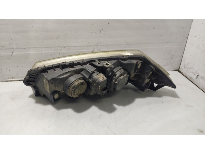 Recambio de faro derecho para renault megane ii berlina 5p referencia OEM IAM 260108053R  