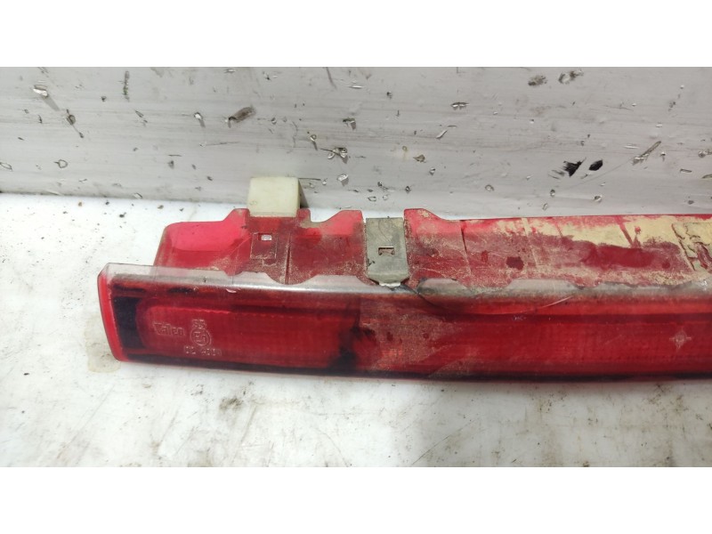 Recambio de luz central de freno para renault megane ii berlina 5p referencia OEM IAM 8200073239  