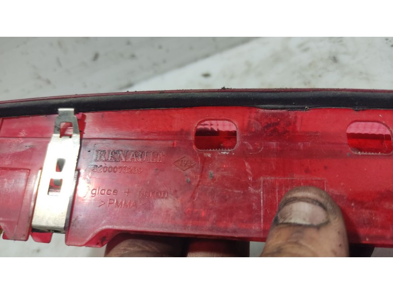 Recambio de luz central de freno para renault megane ii berlina 5p referencia OEM IAM 8200073239  