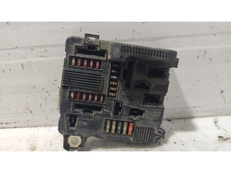 Recambio de modulo electronico para renault megane ii berlina 5p referencia OEM IAM 8200306033A  S118399300J