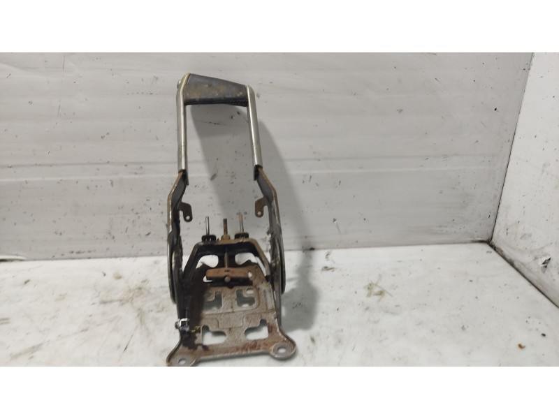 Recambio de palanca freno de mano para renault megane ii berlina 5p referencia OEM IAM 8200540735  