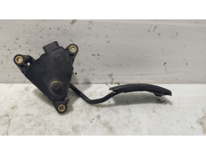 Recambio de pedal acelerador para renault megane ii berlina 5p referencia OEM IAM 8200153268  