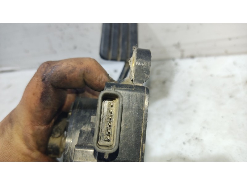 Recambio de pedal acelerador para renault megane ii berlina 5p referencia OEM IAM 8200153268  