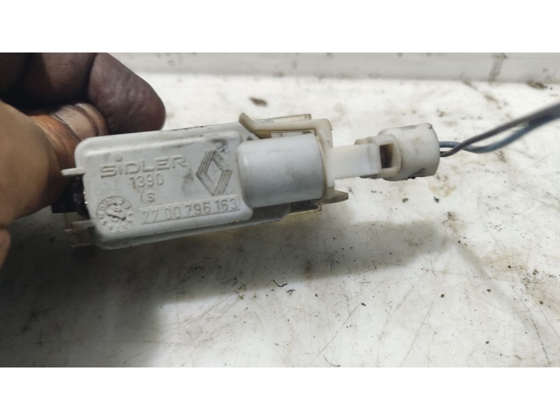 Recambio de piloto matricula para renault megane ii berlina 5p referencia OEM IAM 770079163  