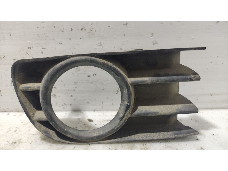 Recambio de rejilla delantera para renault megane ii berlina 5p referencia OEM IAM 8200115118  