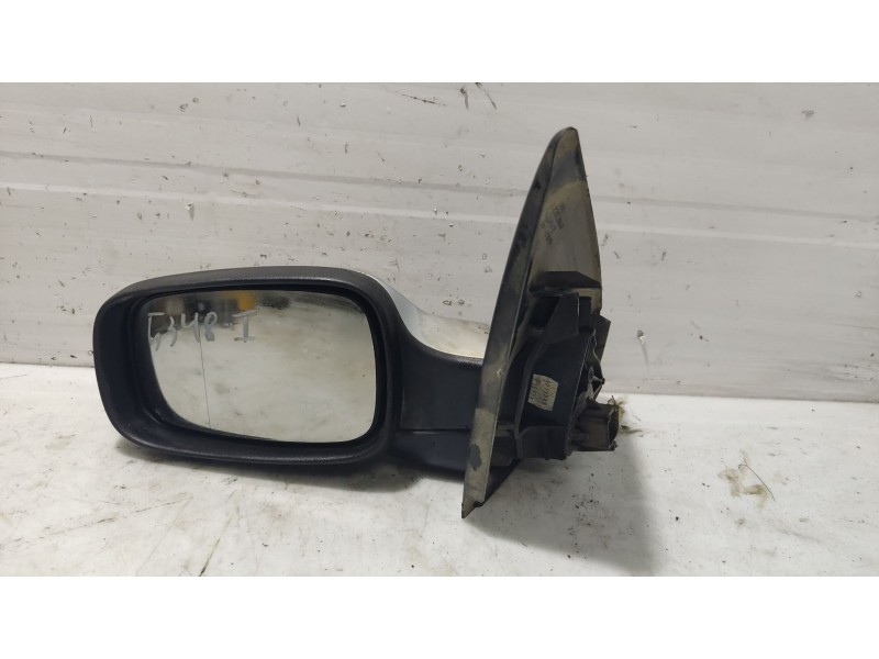 Recambio de retrovisor izquierdo para renault megane ii berlina 5p referencia OEM IAM 7701068373  