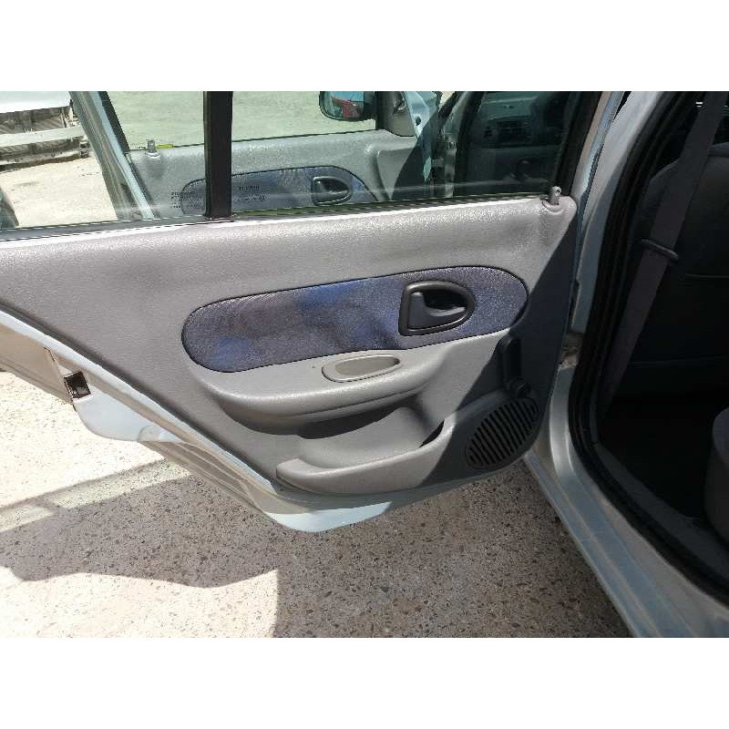 renault clio ii fase ii (b/cb0) 1.2   |   0.01 - ... | 2001 | 58 cv / 43 kw del año 2001