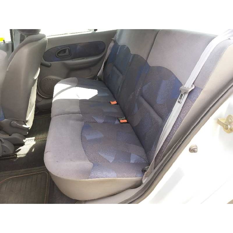 renault clio ii fase ii (b/cb0) 1.2   |   0.01 - ... | 2001 | 58 cv / 43 kw del año 2001