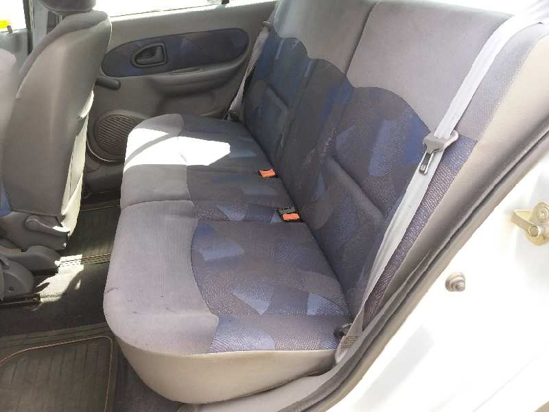 renault clio ii fase ii (b/cb0) 1.2   |   0.01 - ... | 2001 | 58 cv / 43 kw del año 2001