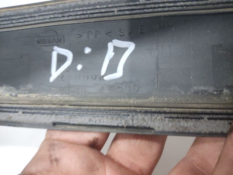 Recambio de moldura para nissan almera ii (n16) 2.2 di referencia OEM IAM   