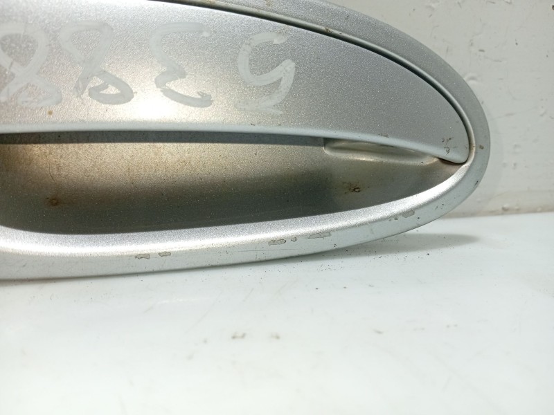 Recambio de maneta exterior delantera derecha para toyota avensis t22 referencia OEM IAM 6921005061 6921005071 