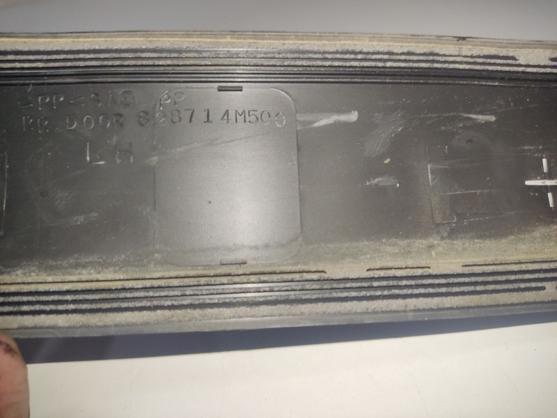 Recambio de moldura para nissan almera ii (n16) 2.2 di referencia OEM IAM   