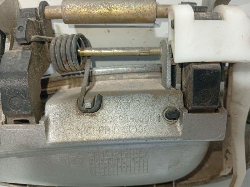 Recambio de maneta exterior trasera derecha para toyota avensis t22 referencia OEM IAM 6923005041 6923005051 
