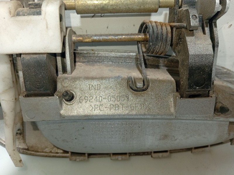 Recambio de maneta exterior trasera izquierda para toyota avensis t22 referencia OEM IAM 6924005041 6924005051 