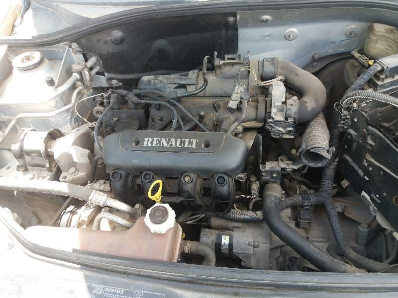 renault clio ii fase ii (b/cb0) 1.2   |   0.01 - ... | 2001 | 58 cv / 43 kw del año 2001