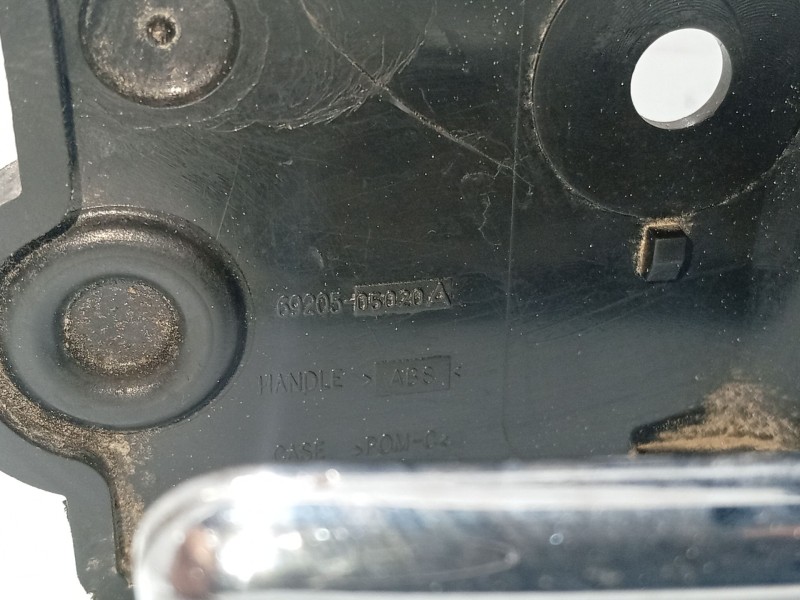 Recambio de maneta interior delantera derecha para toyota avensis t22 referencia OEM IAM 6920505020A  