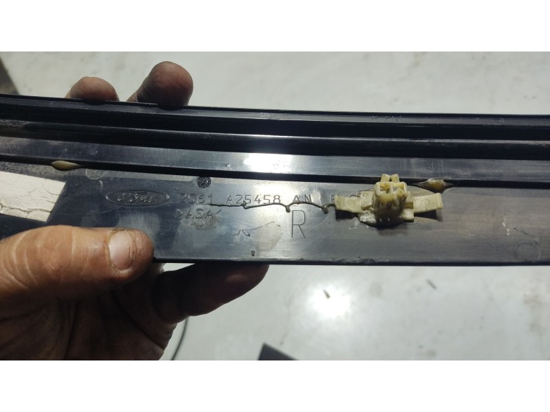 Recambio de moldura para ford fiesta v (jh_, jd_) 1.4 tdci referencia OEM IAM 2S61A25458  