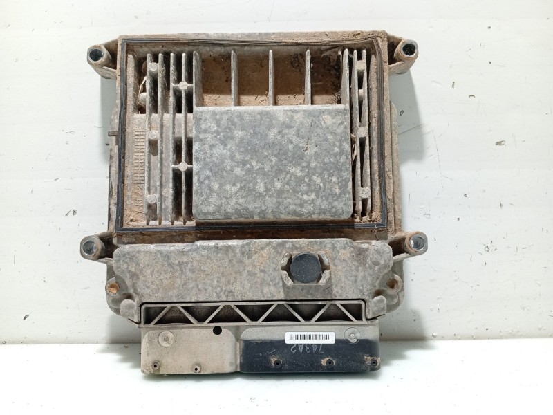 Recambio de centralita motor uce para hyundai accent (mc) referencia OEM IAM 3910126AD1  9030930743A2